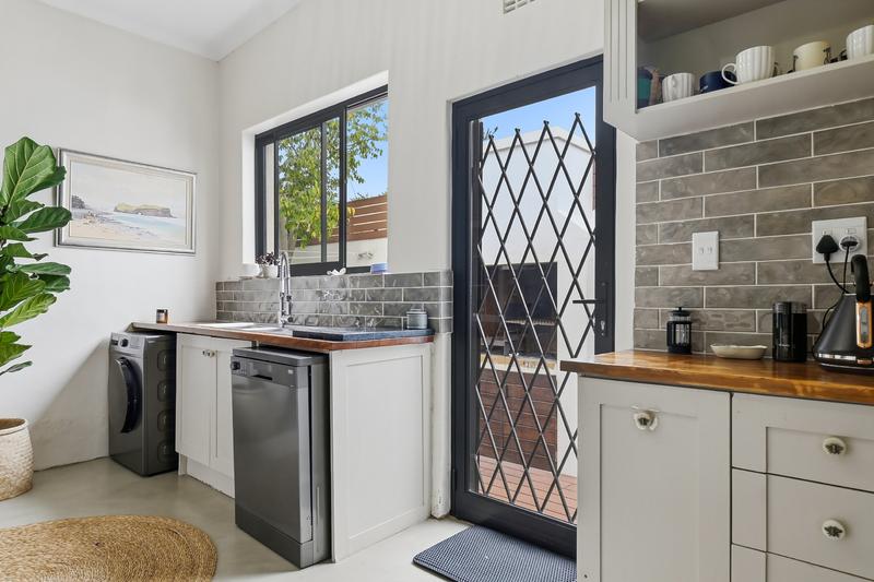 To Let 2 Bedroom Property for Rent in Observatory Western Cape